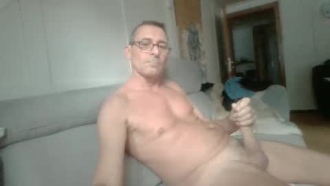 Snapshot of thhe13 chatting on February 7, 8:22 am thhe13 online show from February 7, 8:22 am
