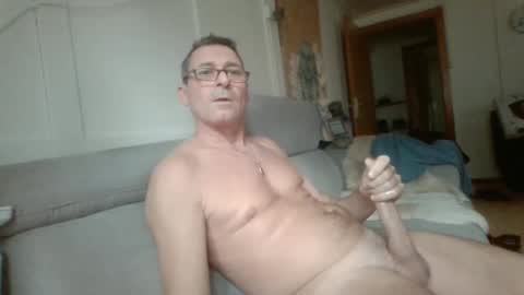 Snapshot of thhe13 chatting on February 26, 8:26 am thhe13 online show from February 26, 8:26 am