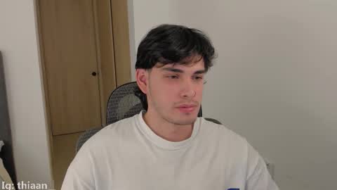 thiaan__ online show from November 30, 1:31 am