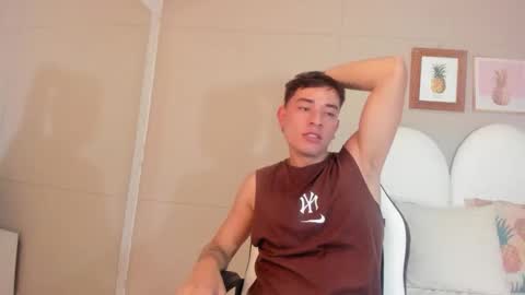 Snapshot of thiago_2003_ chatting on March 14, 7:19 pm Thiago online show from March 14, 7:19 pm