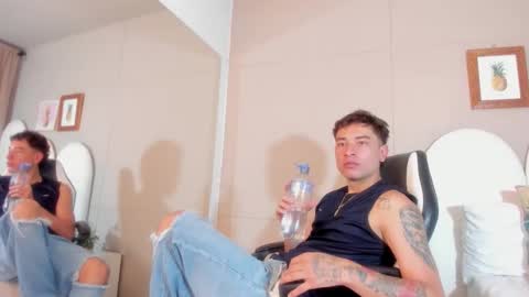 Snapshot of thiago_2003_ chatting on March 16, 7:18 pm Thiago online show from March 16, 7:18 pm