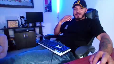 Snapshot of thiago_420 chatting on May 15, 11:12 pm thiago_420 online show from May 15, 11:12 pm