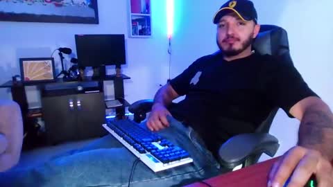 Snapshot of thiago_420 chatting on May 15, 11:34 pm thiago_420 online show from May 15, 11:34 pm