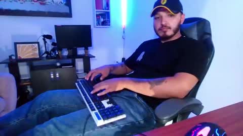 Snapshot of thiago_420 chatting on May 16, 12:07 am thiago_420 online show from May 16, 12:07 am