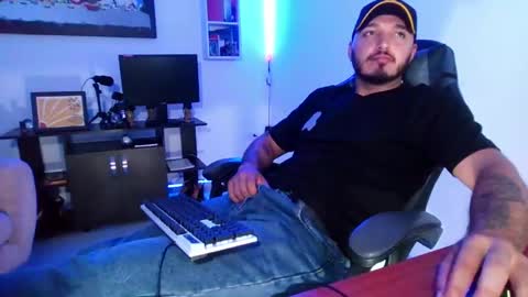 Snapshot of thiago_420 chatting on May 16, 12:29 am thiago_420 online show from May 16, 12:29 am
