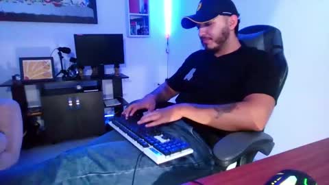 Snapshot of thiago_420 chatting on May 16, 1:02 am thiago_420 online show from May 16, 1:02 am