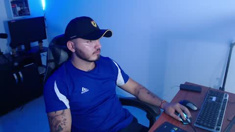 Snapshot of thiago_420 chatting on May 20, 1:01 am thiago_420 online show from May 20, 1:01 am