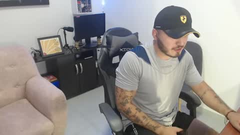 Snapshot of thiago_420 chatting on May 21, 11:23 pm thiago_420 online show from May 21, 11:23 pm
