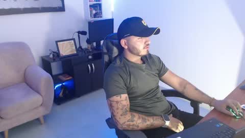 Snapshot of thiago_420 chatting on May 25, 11:11 pm thiago_420 online show from May 25, 11:11 pm