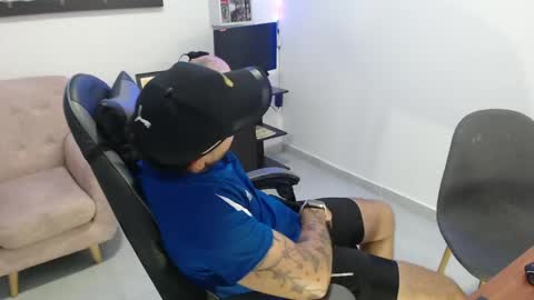 Snapshot of thiago_420 chatting on May 27, 1:57 am thiago_420 online show from May 27, 1:57 am