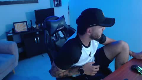 Snapshot of thiago_420 chatting on June 2, 11:29 pm thiago_420 online show from June 2, 11:29 pm