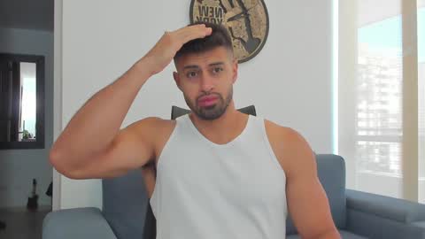 thiago_driussi online show from December 7, 2:46 pm