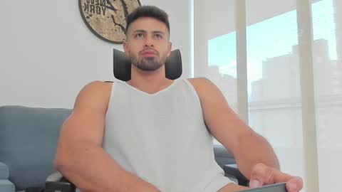 thiago_driussi online show from December 8, 8:04 pm