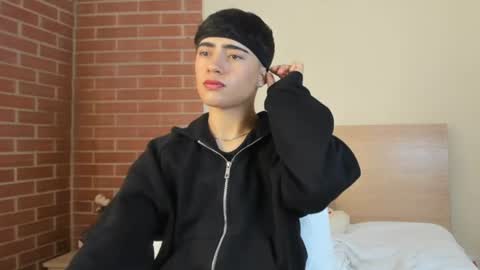 Snapshot of thiago_dv chatting on July 21, 1:46 pm Thiago online show from July 21, 1:46 pm