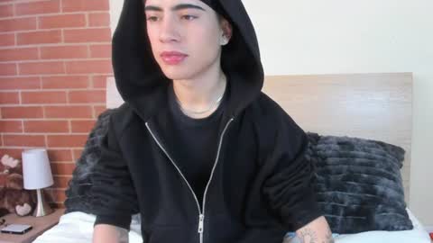 Snapshot of thiago_dv chatting on July 23, 1:42 pm Thiago online show from July 23, 1:42 pm