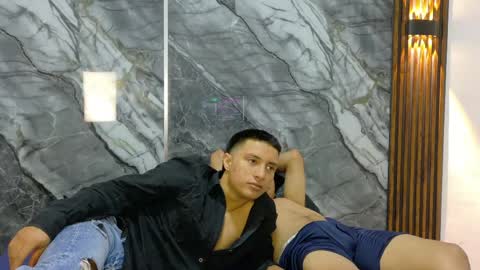 Snapshot of thiago_enzo chatting on June 4, 6:08 am online show from June 4, 6:08 am