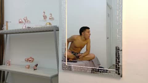 Snapshot of thiago_enzo chatting on June 11, 12:32 am online show from June 11, 12:32 am