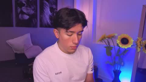 Snapshot of thiago_kent chatting on March 12, 12:11 pm thiago_kent online show from March 12, 12:11 pm