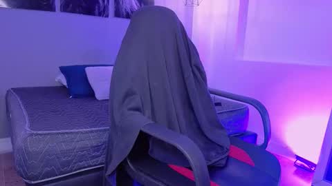 Snapshot of thiago_kent chatting on March 13, 11:28 am thiago_kent online show from March 13, 11:28 am