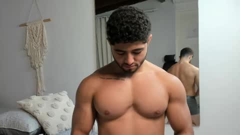 THIAGO online show from May 12, 7:00 pm