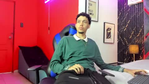 Thiago online show from June 12, 7:57 pm