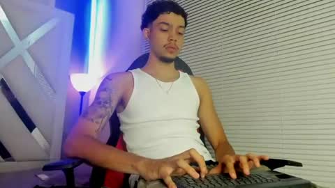 Thiago online show from June 14, 7:38 pm