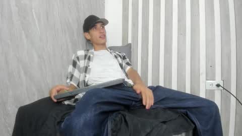 Thiago online show from March 19, 4:11 pm