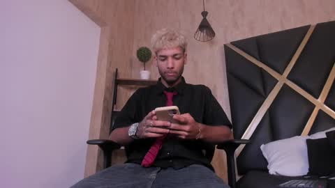 Snapshot of thiagoferreti_ chatting on September 18, 3:41 am ThiagoFerreti online show from September 18, 3:41 am