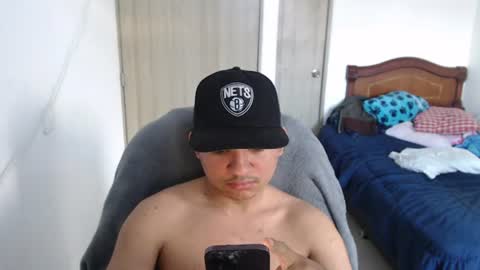 Snapshot of thiagohoyos chatting on July 25, 9:56 pm thiagohoyos online show from July 25, 9:56 pm