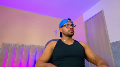 Snapshot of thiagoleon_ chatting on July 20, 7:27 pm Thiago online show from July 20, 7:27 pm