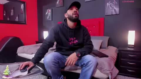 Thia Gomez online show from December 4, 12:36 pm