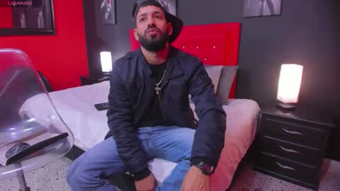 Thia Gomez online show from December 5, 12:36 pm