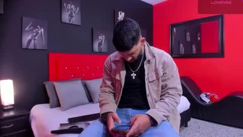 Thia Gomez online show from December 15, 12:20 pm