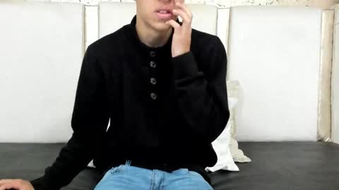 Snapshot of thiagos19 chatting on January 6, 7:02 pm Thiago online show from January 6, 7:02 pm