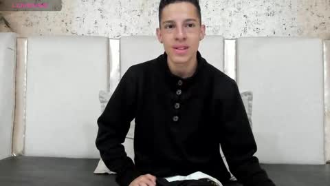 Snapshot of thiagos19 chatting on January 8, 7:03 pm Thiago online show from January 8, 7:03 pm