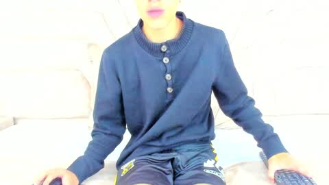 Snapshot of thiagos19 chatting on January 11, 7:38 pm Thiago online show from January 11, 7:38 pm