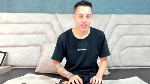 Snapshot of thiagos19 chatting on January 23, 8:02 pm Thiago online show from January 23, 8:02 pm