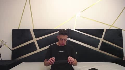 Snapshot of thiagos19 chatting on February 8, 12:39 pm Thiago online show from February 8, 12:39 pm