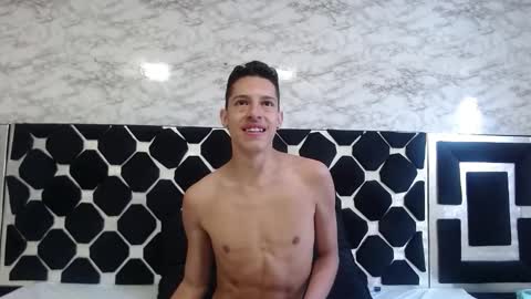 Snapshot of thiagos19 chatting on March 9, 3:38 pm Thiago online show from March 9, 3:38 pm