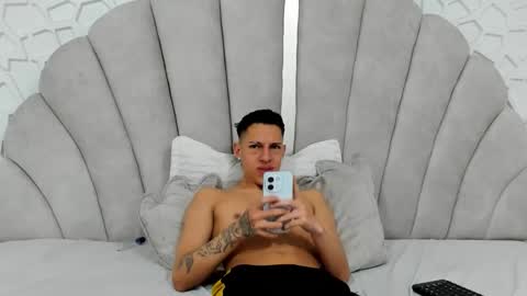 Snapshot of thiagos19 chatting on March 20, 2:33 pm Thiago online show from March 20, 2:33 pm