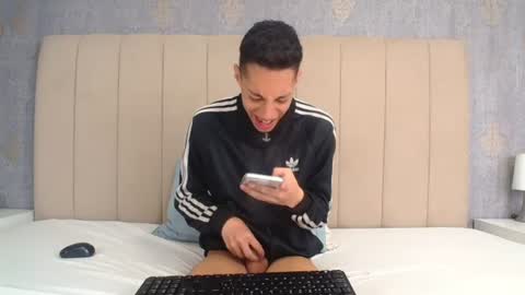 Thiago   online show from June 10, 1:10 pm