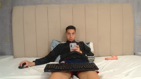 Thiago   online show from June 11, 2:53 am