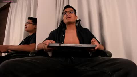 Snapshot of thiagovega_ chatting on June 12, 5:06 am thiagovega_ online show from June 12, 5:06 am