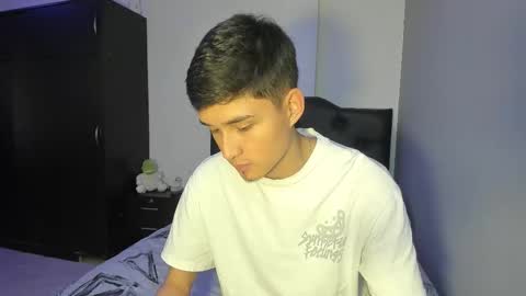 Thiago Wells online show from November 5, 7:03 pm