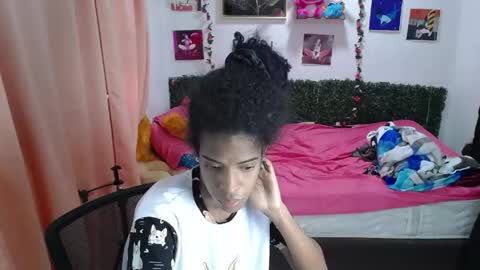 Snapshot of thiana_horny chatting on June 3, 1:14 pm thiana_horny online show from June 3, 1:14 pm