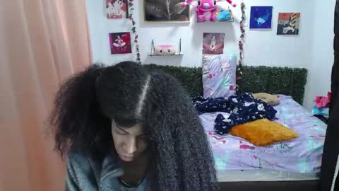 Snapshot of thiana_horny chatting on June 5, 2:01 pm thiana_horny online show from June 5, 2:01 pm