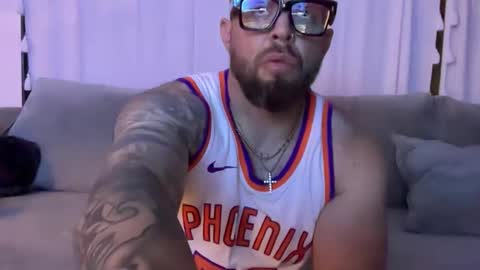 thiccbull12 online show from June 3, 8:39 am