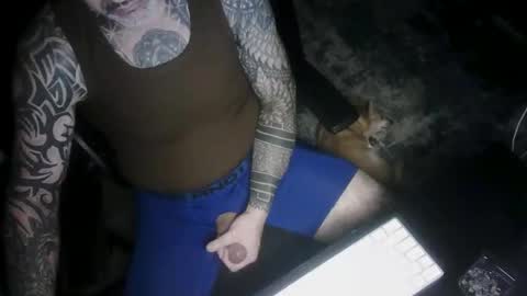 Snapshot of thicchogg chatting on February 20, 1:35 am thicchogg online show from February 20, 1:35 am