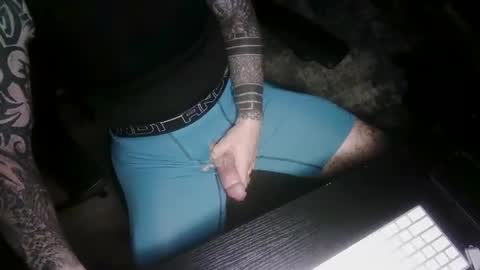 Snapshot of thicchogg chatting on March 13, 3:35 am thicchogg online show from March 13, 3:35 am