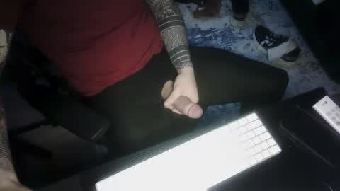 Snapshot of thicchogg chatting on April 1, 9:21 am thicchogg online show from April 1, 9:21 am